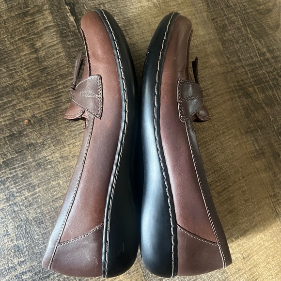 Clarks Women Ashland Preppy Bubble Slip On Loafers Brown Size 9 Office - Picture 6 of 9